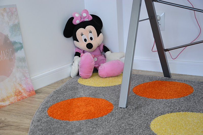 Koberec PAINT půlkruh G4779 - Tečky šedý / krém