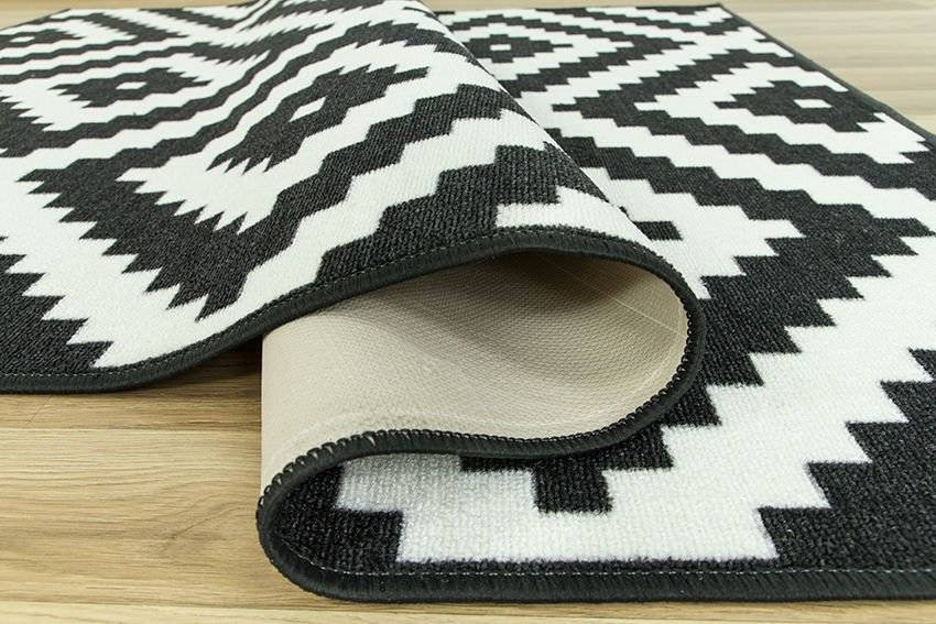 Protiskluzový koberec Romby černý