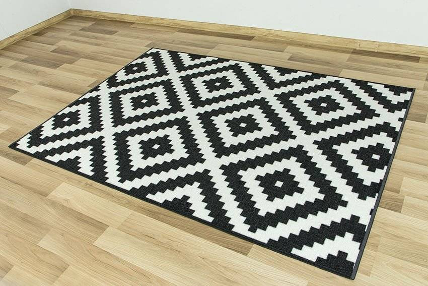 Protiskluzový koberec Romby černý