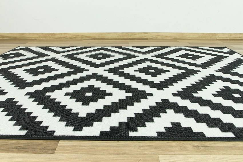 Protiskluzový koberec Romby černý