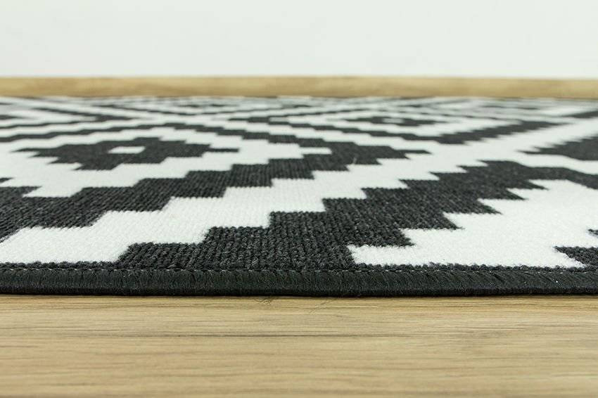 Protiskluzový koberec Romby černý
