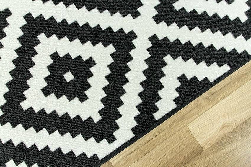 Protiskluzový koberec Romby černý