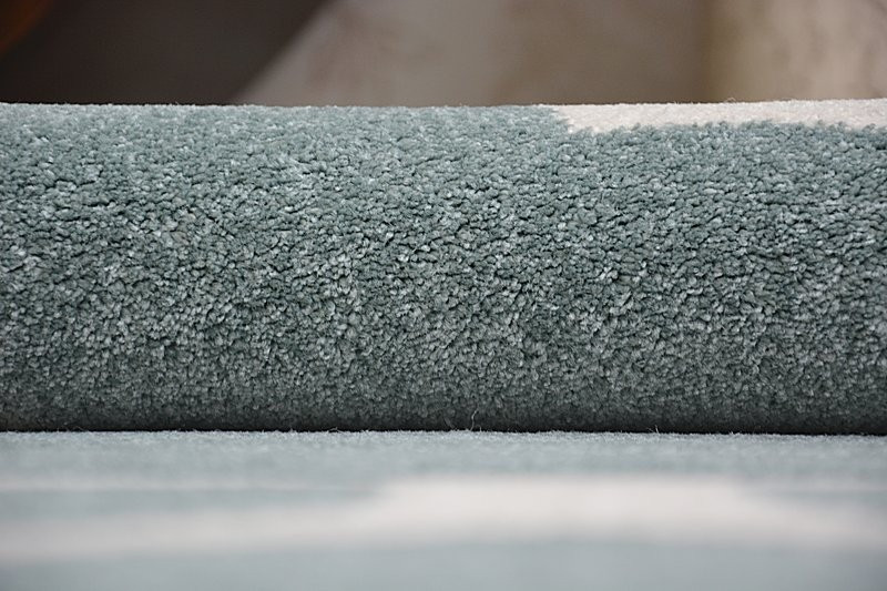 Koberec Sketch F730 tyrkysově / krémový trellis