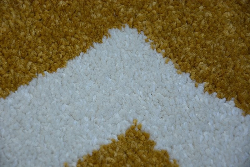 Koberec Sketch F730 zlato / krémový trellis