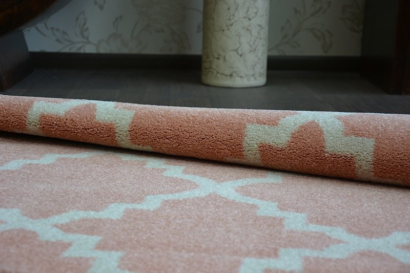 Koberec SKETCH kruh F343 Růžovo / Krémový