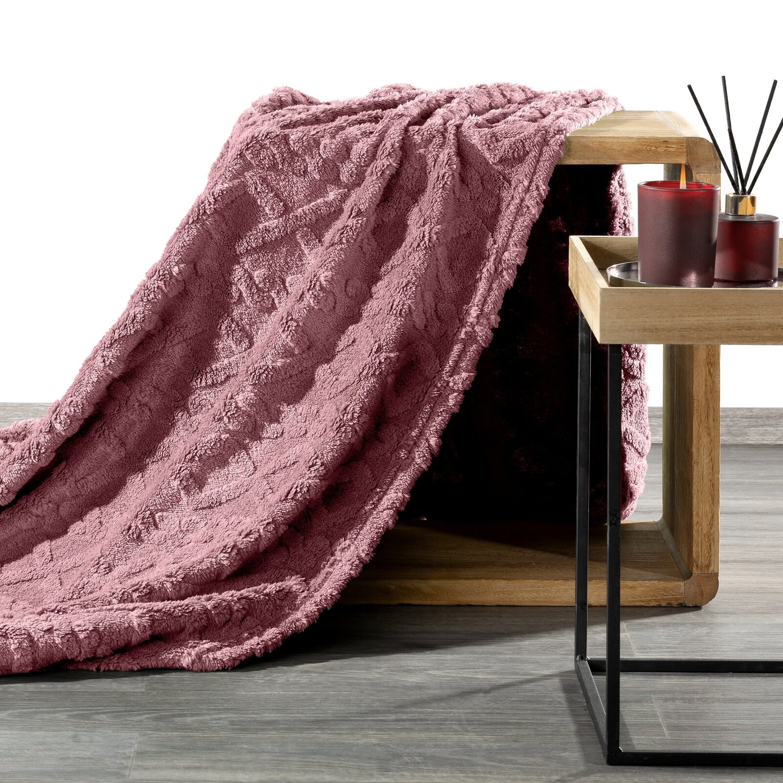 Deka D91 pletená pudrová