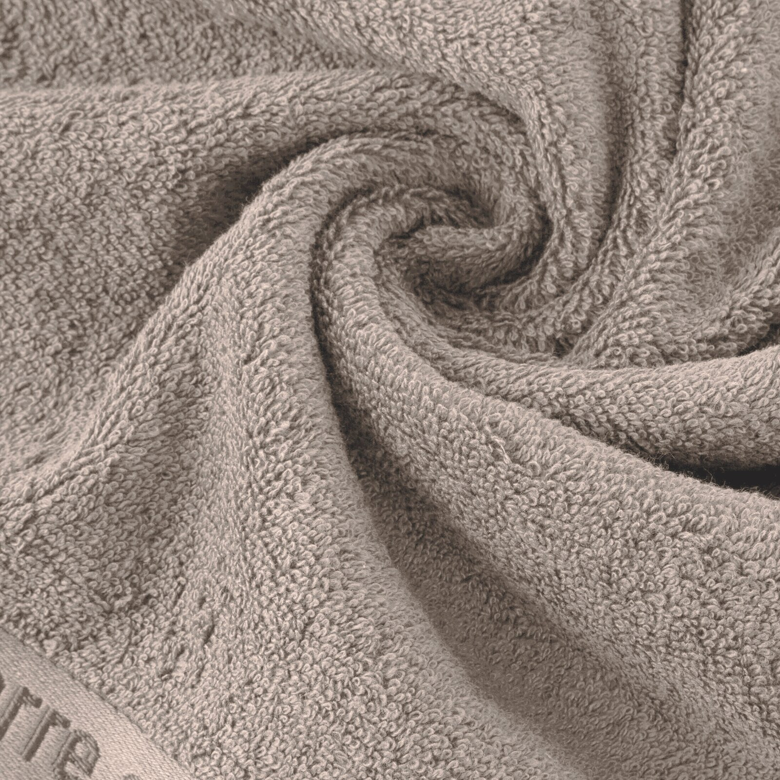 Dárková sada ručníků PIERRE CARDIN EVI tmavě béžová