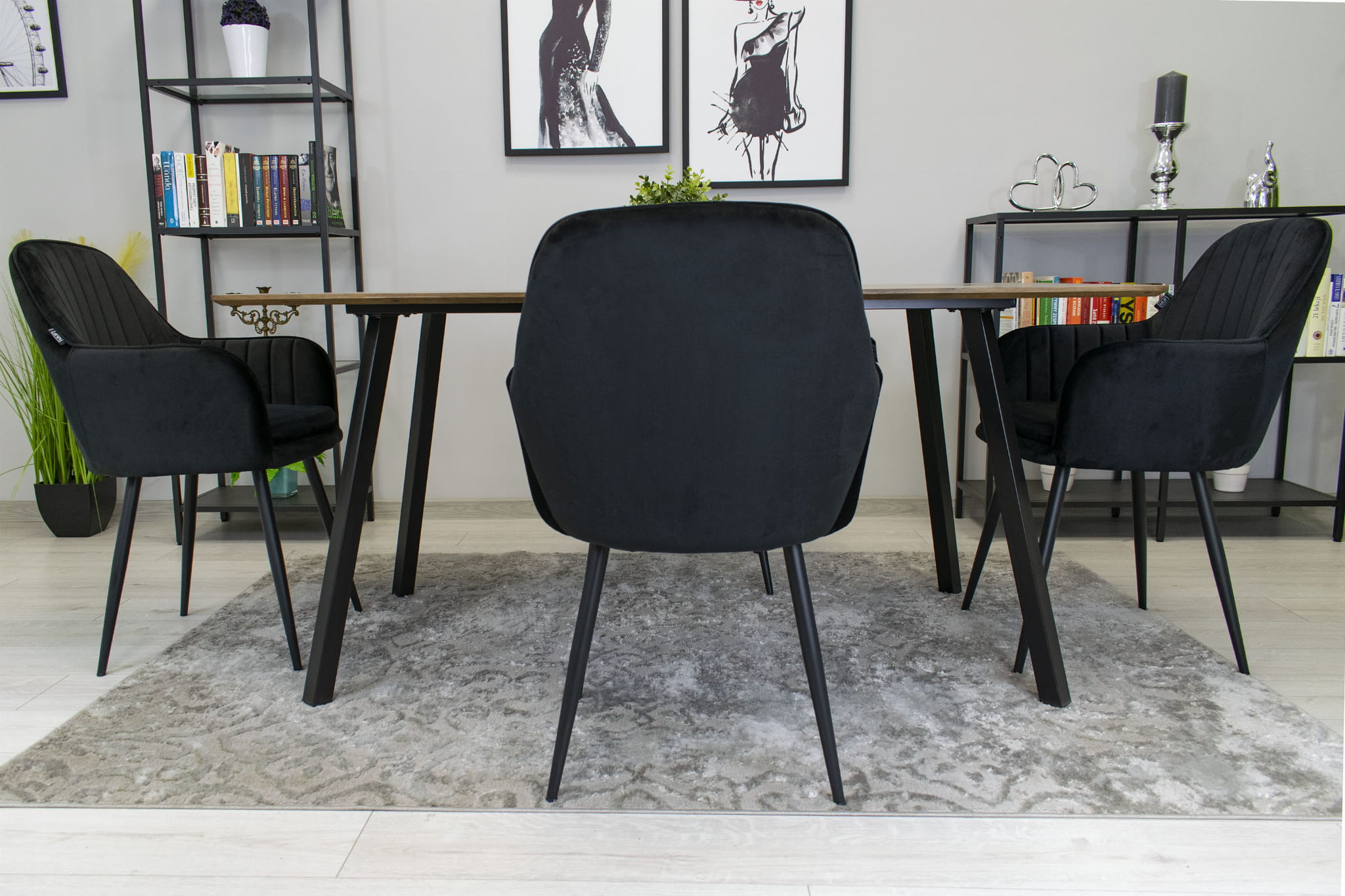 Jídelní židle LUGO černá (černé nohy)