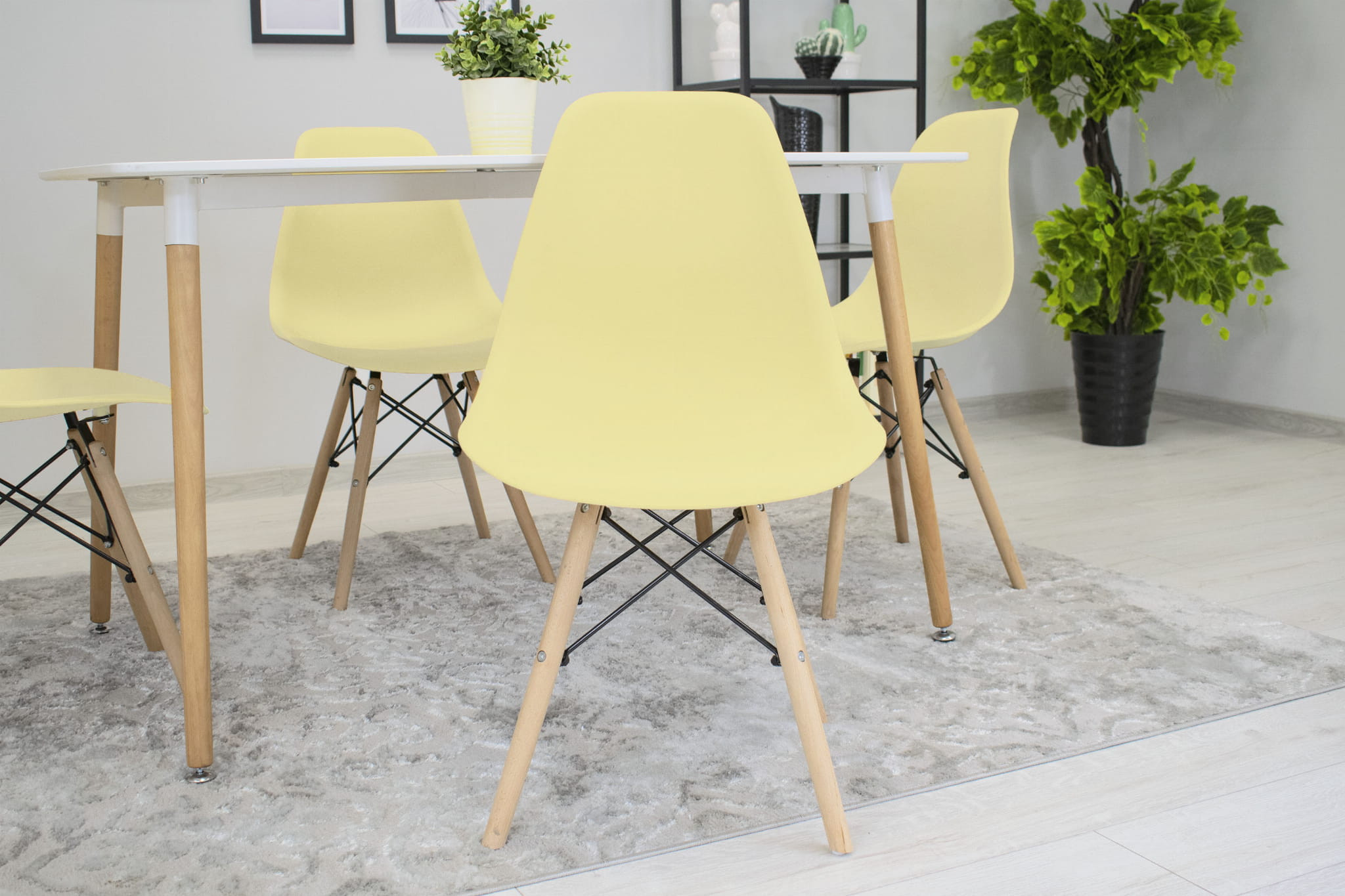 Set jídelních stoliček OSAKA krémové (hnědé nohy) 4ks