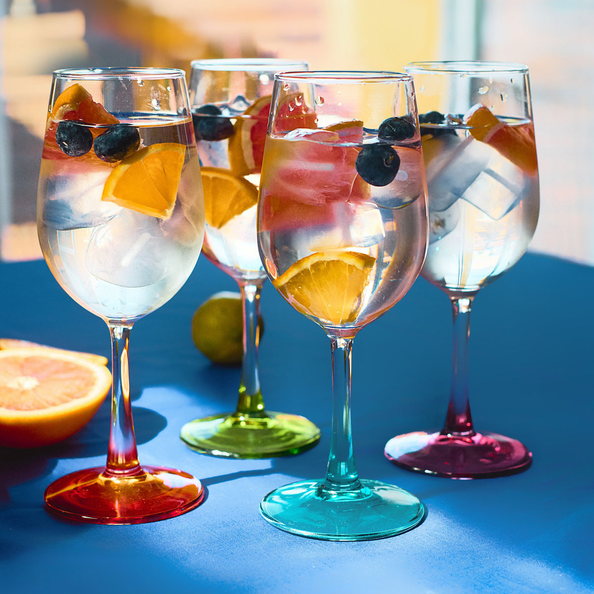 Sada čtyř sklenic LAIA SUMMER na stopce 993903 320 ml (4 ks)