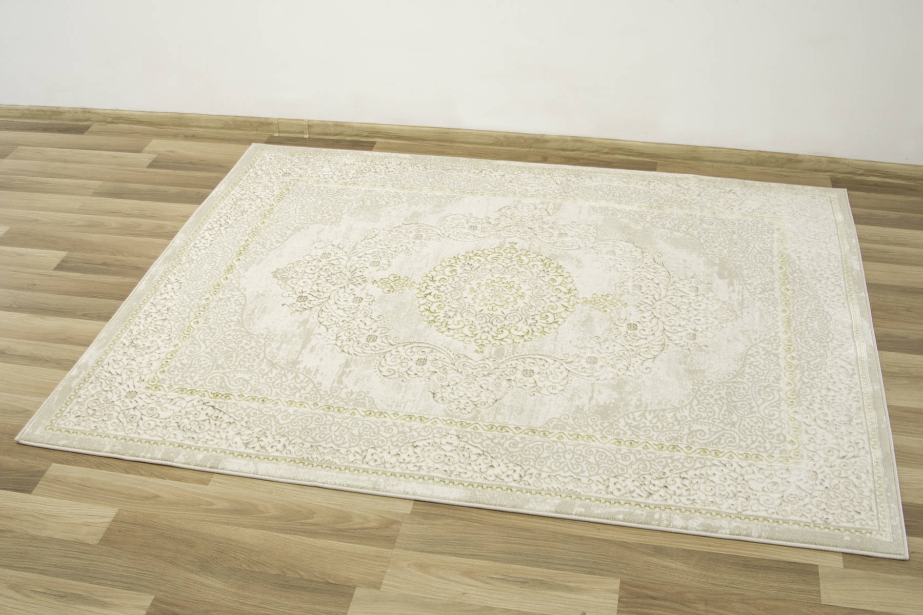 Koberec Allora Plus B826A lesklý krémový/zlatý