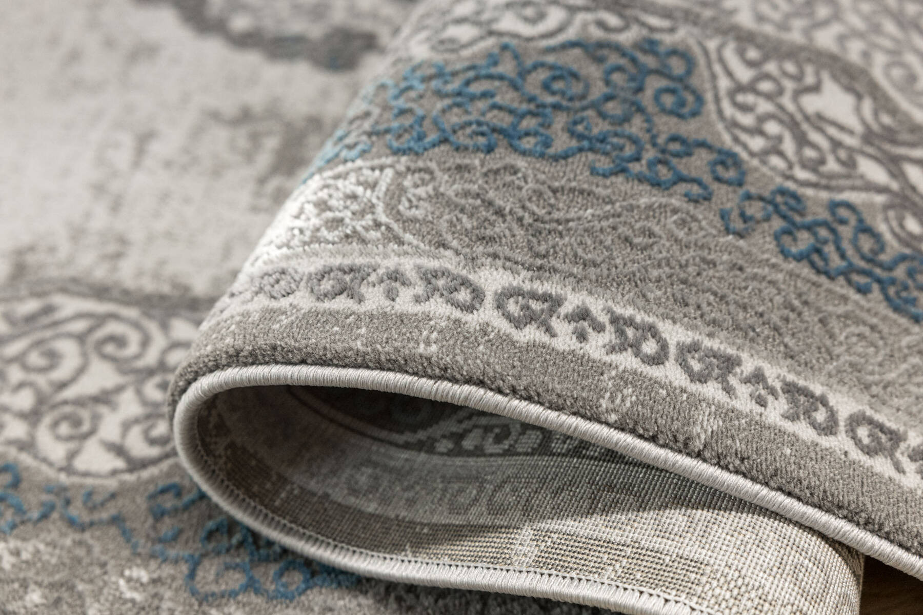 Koberec Allora Plus B827B ornament, šedý