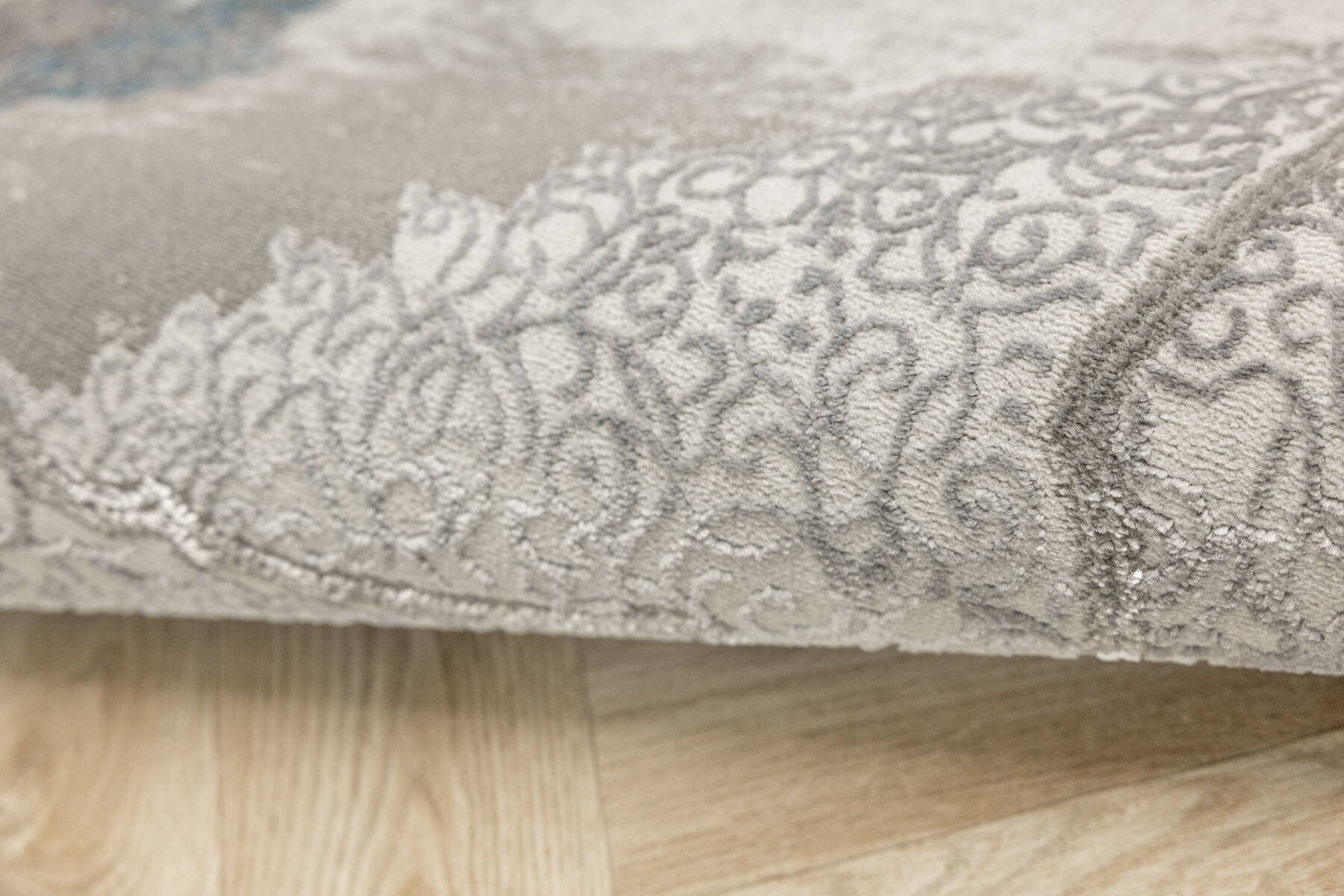 Koberec Allora Plus B827B ornament, šedý