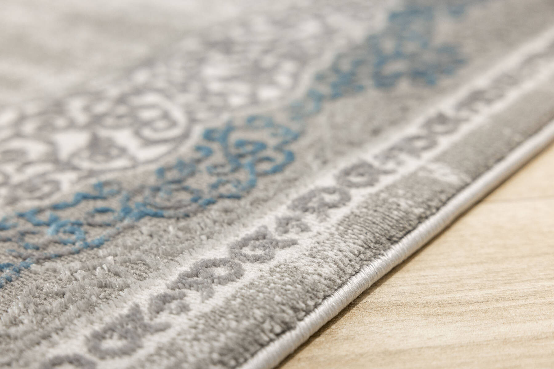 Koberec Allora Plus B827B ornament, šedý