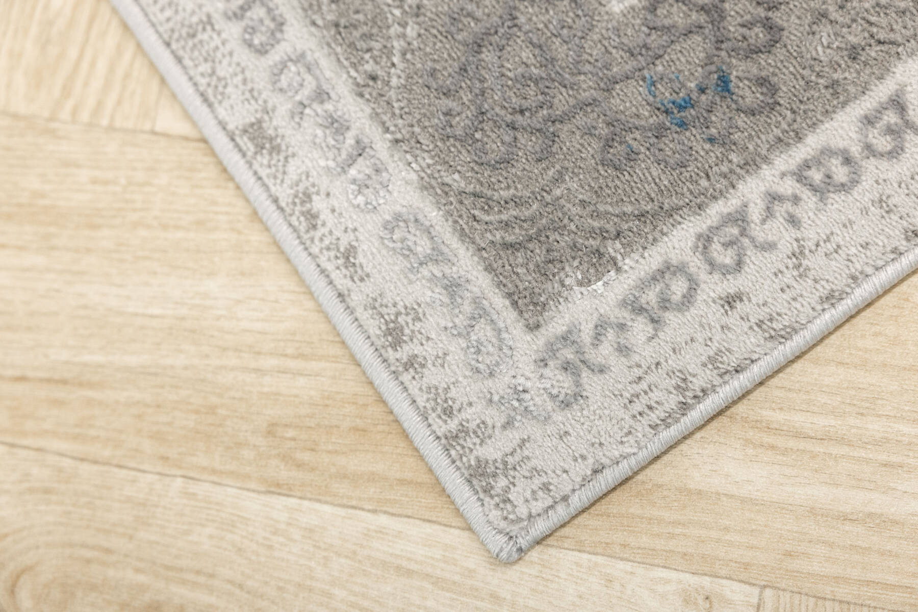 Koberec Allora Plus B827B ornament, šedý