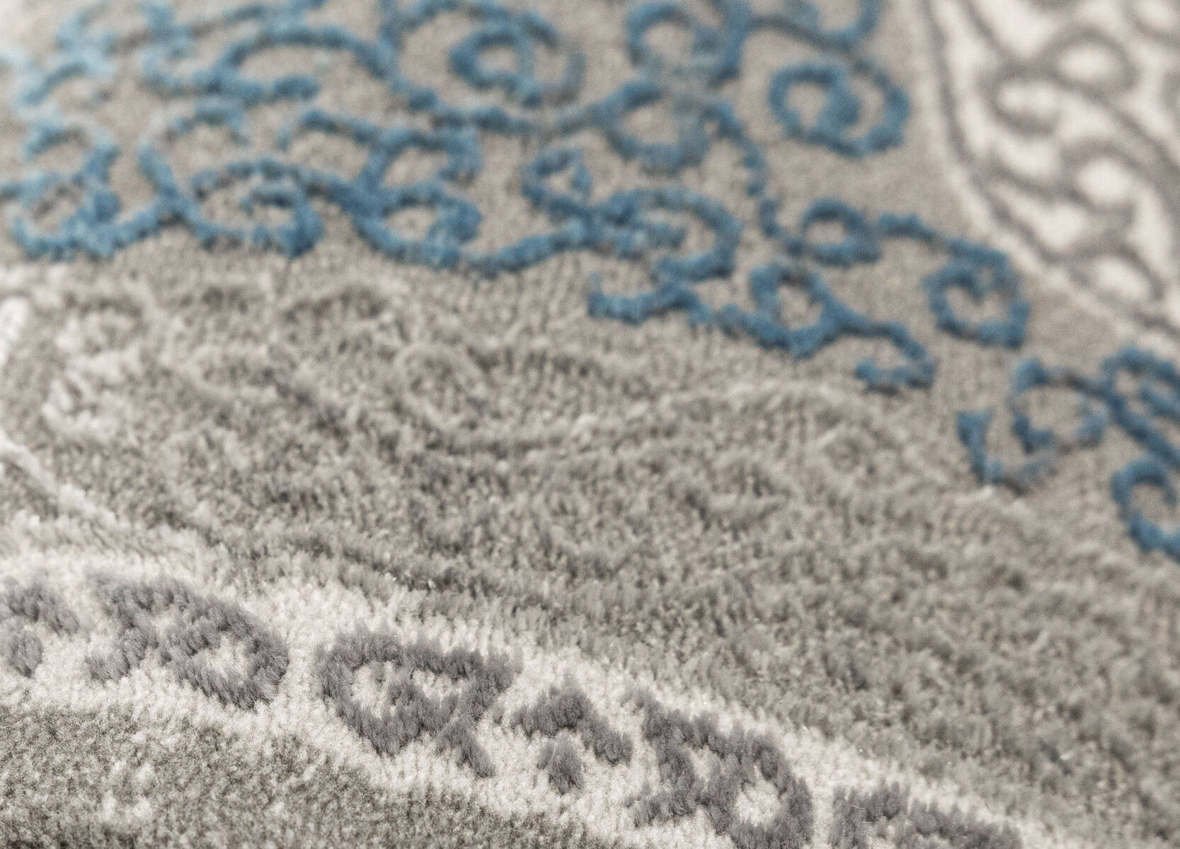 Koberec Allora Plus B827B ornament, šedý