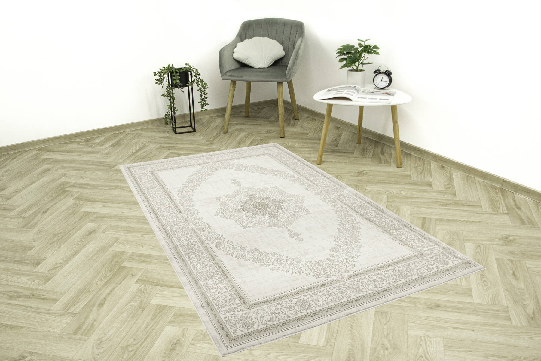 Koberec Allora Plus F344A Ornament, krémový / stříbrný