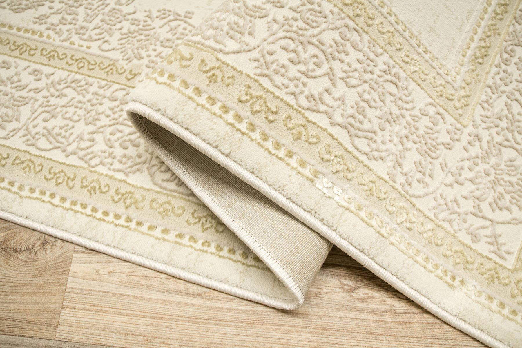 Koberec Allora Plus F344A Ornament krémový / béžový