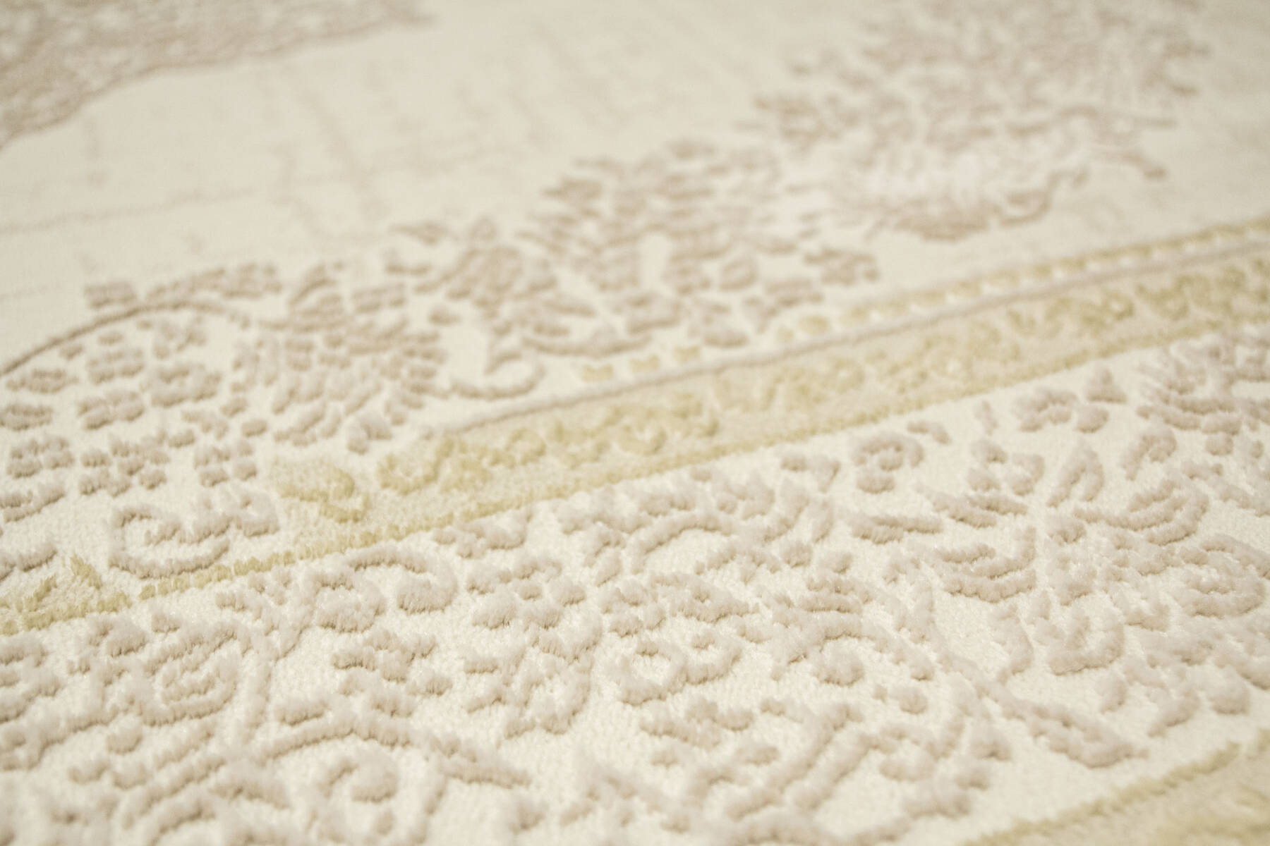 Koberec Allora Plus F344A Ornament krémový / béžový