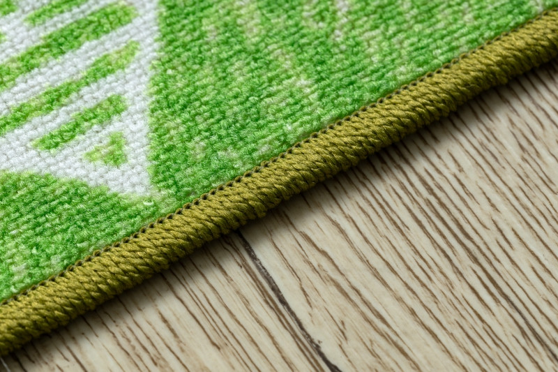 Metrážový koberec HEARTS zelený