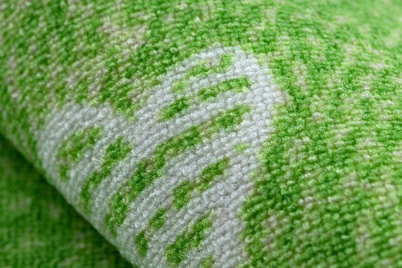 Metrážový koberec HEARTS zelený