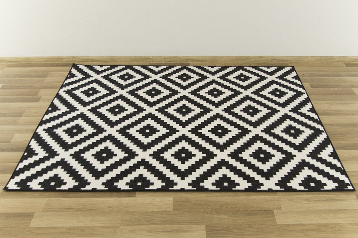 Metrážový koberec Romby černý