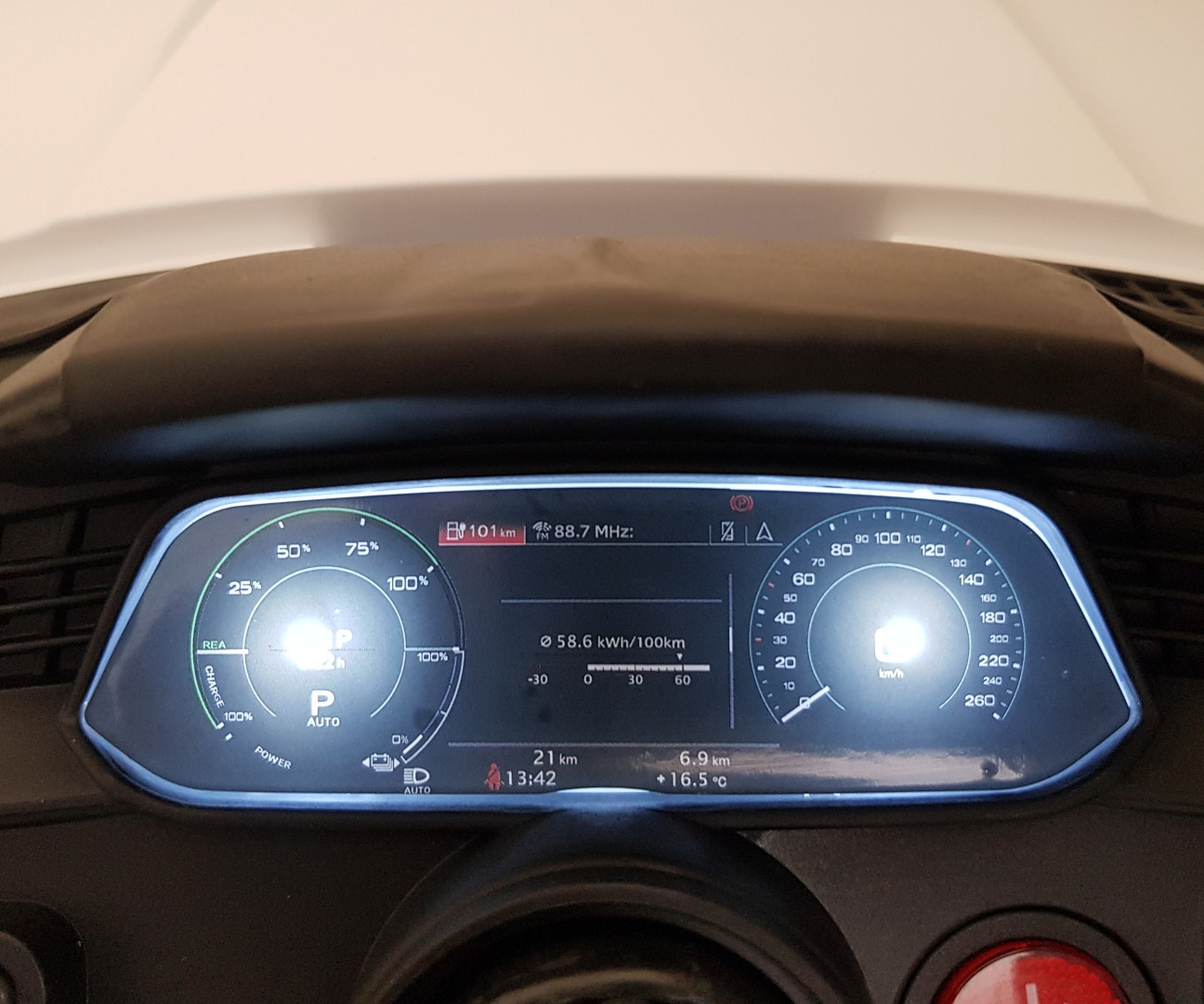 Elektrické autíčko Audi E-Tron Sportback 4x4 černé