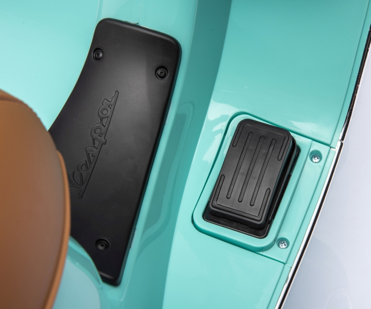 Elektrický skútr Vespa GTS Super mátový