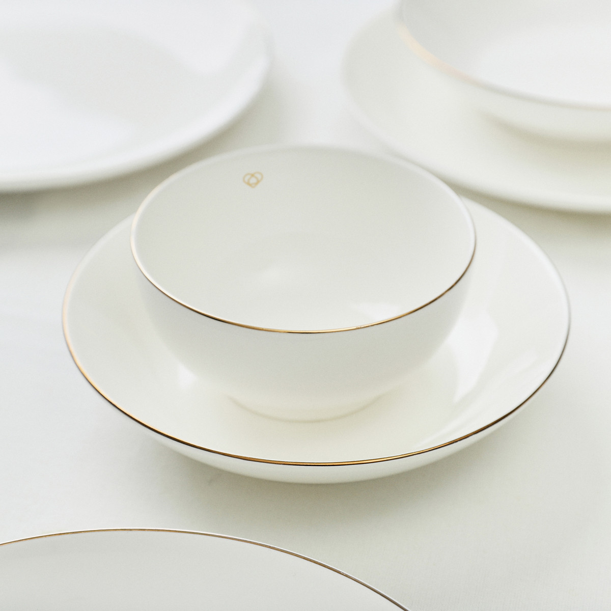 Miska AURO se zlatým okrajem 992029