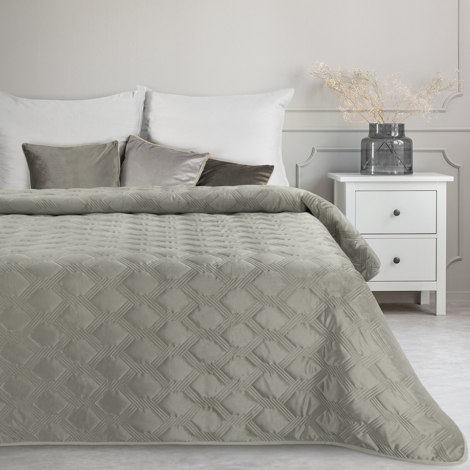 Přehoz na postel SOFIA 5 stříbrný