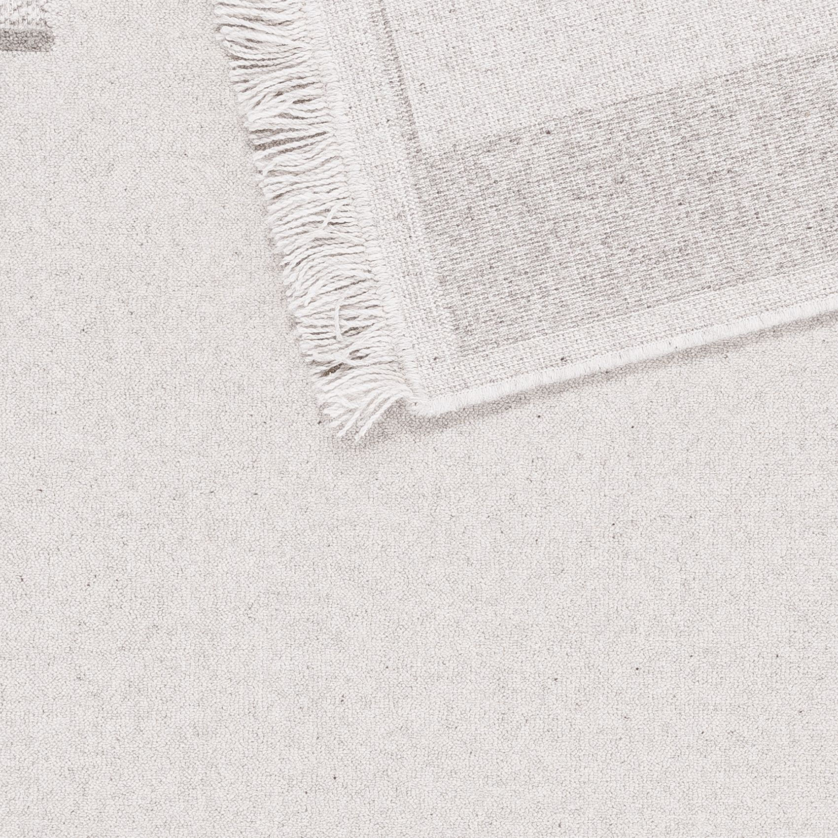 Koberec NIZER světle šedý