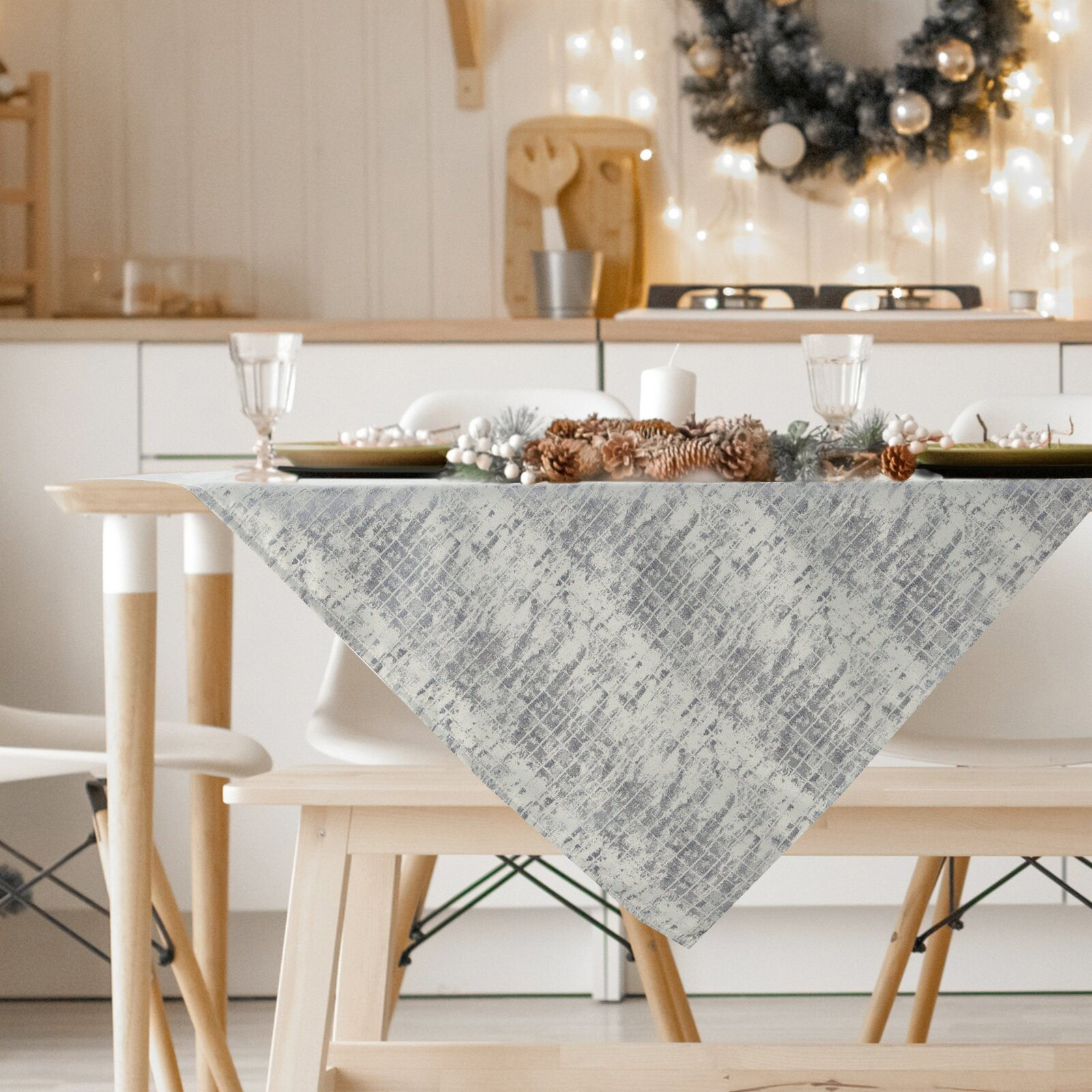 Ubrus ALINA stříbrný