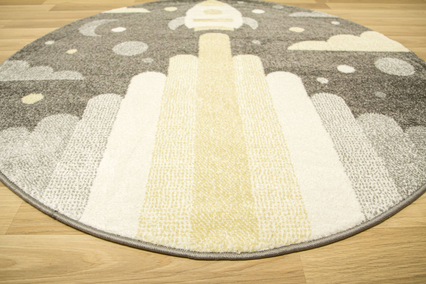 Koberec Lima G756A raketa, šedý / žlutý kruh