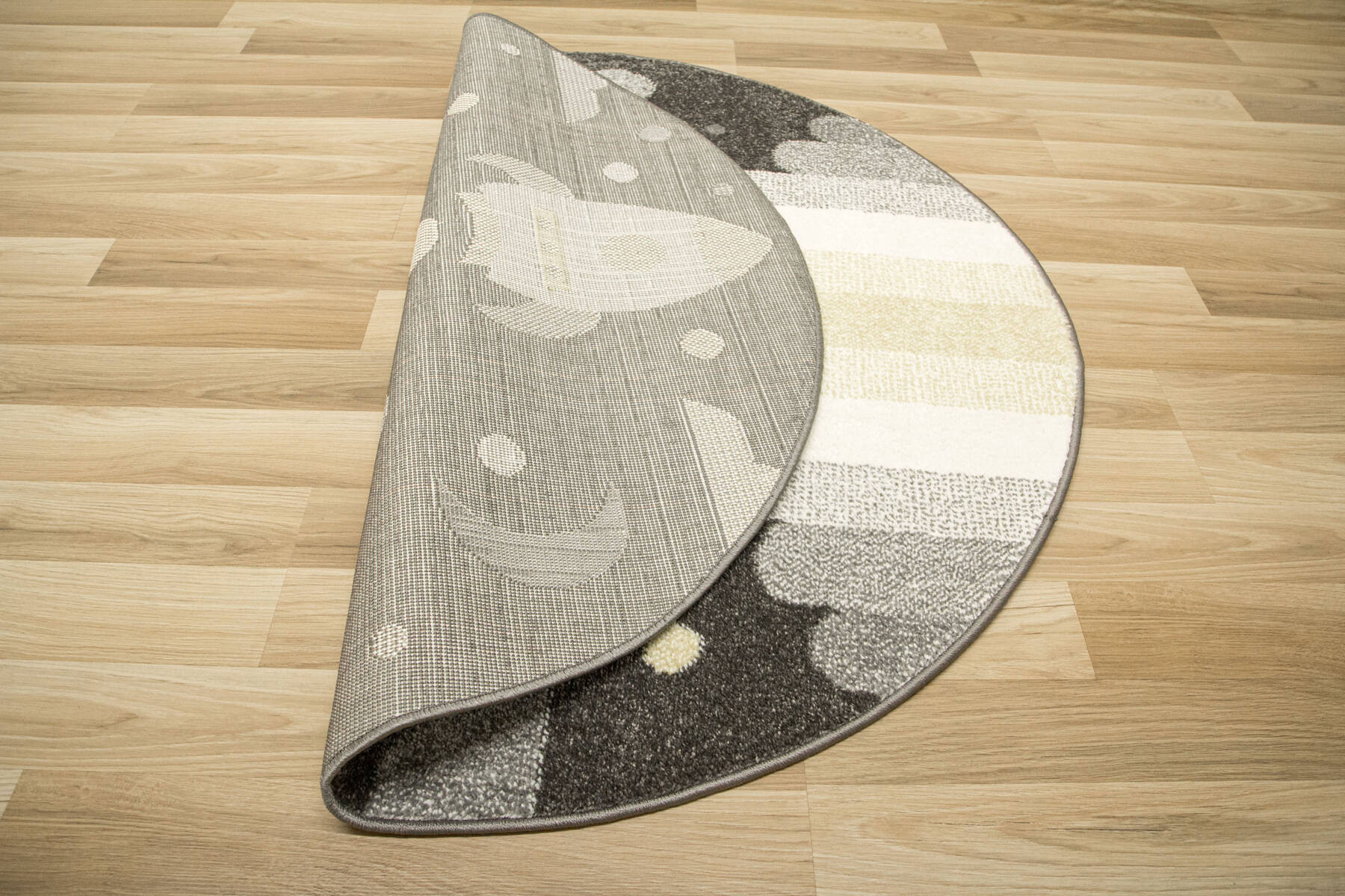 Koberec Lima G756A raketa, šedý / žlutý kruh