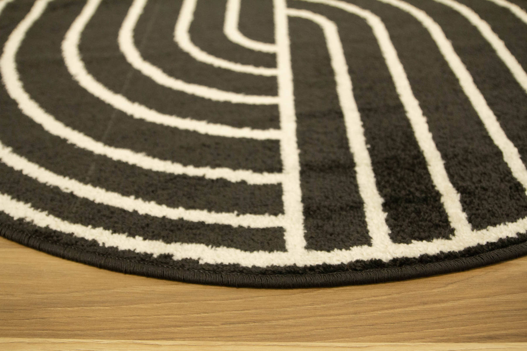 Koberec Lotto černobílý kruh