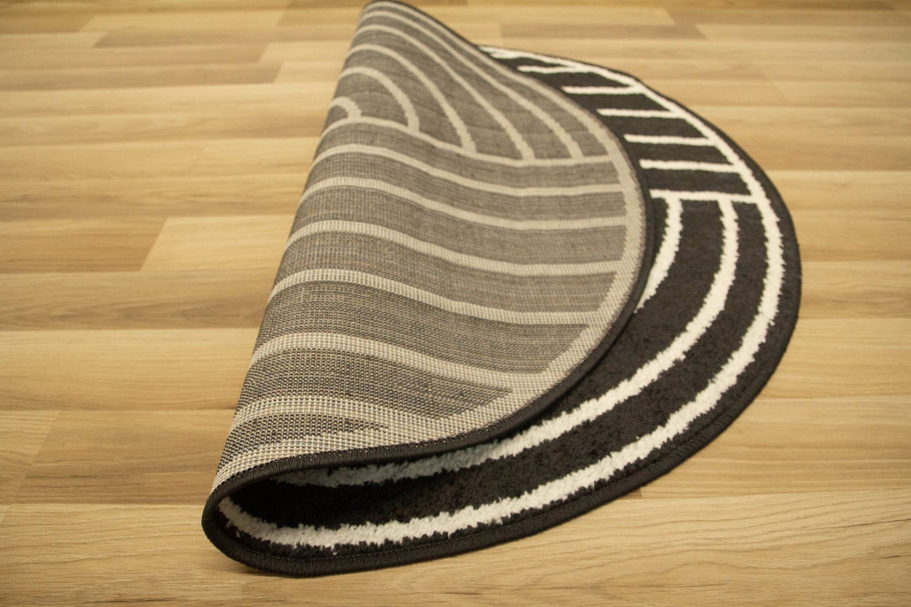 Koberec Lotto černobílý kruh