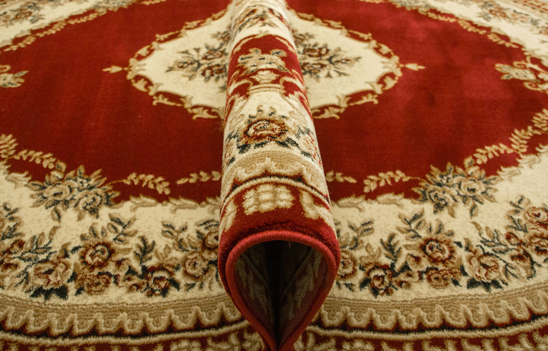Koberec Super Rose 1898A ornament / květinový, červený / krémový ovál