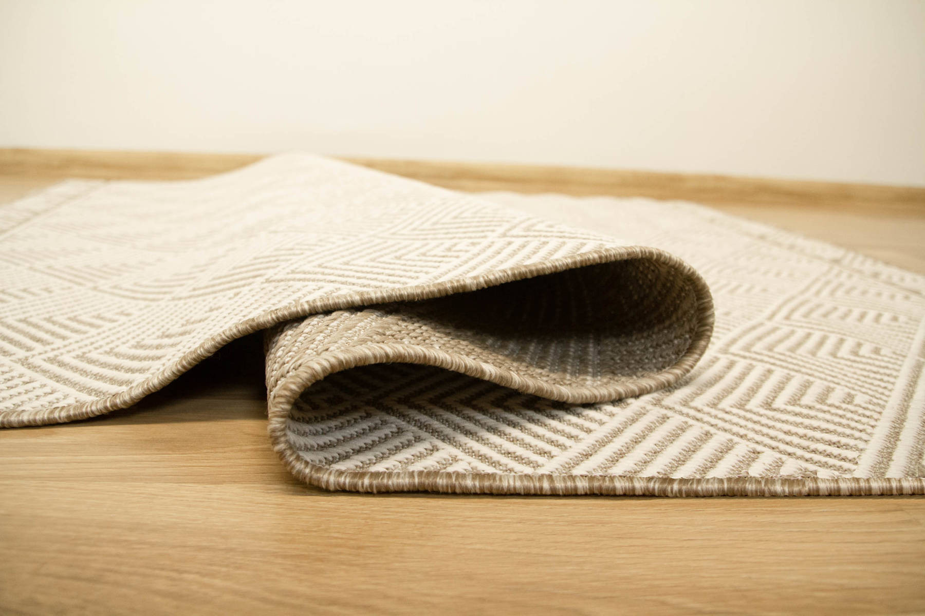 Šňůrkový oboustranný koberec Brussels 205740/10610 béžový / krémový