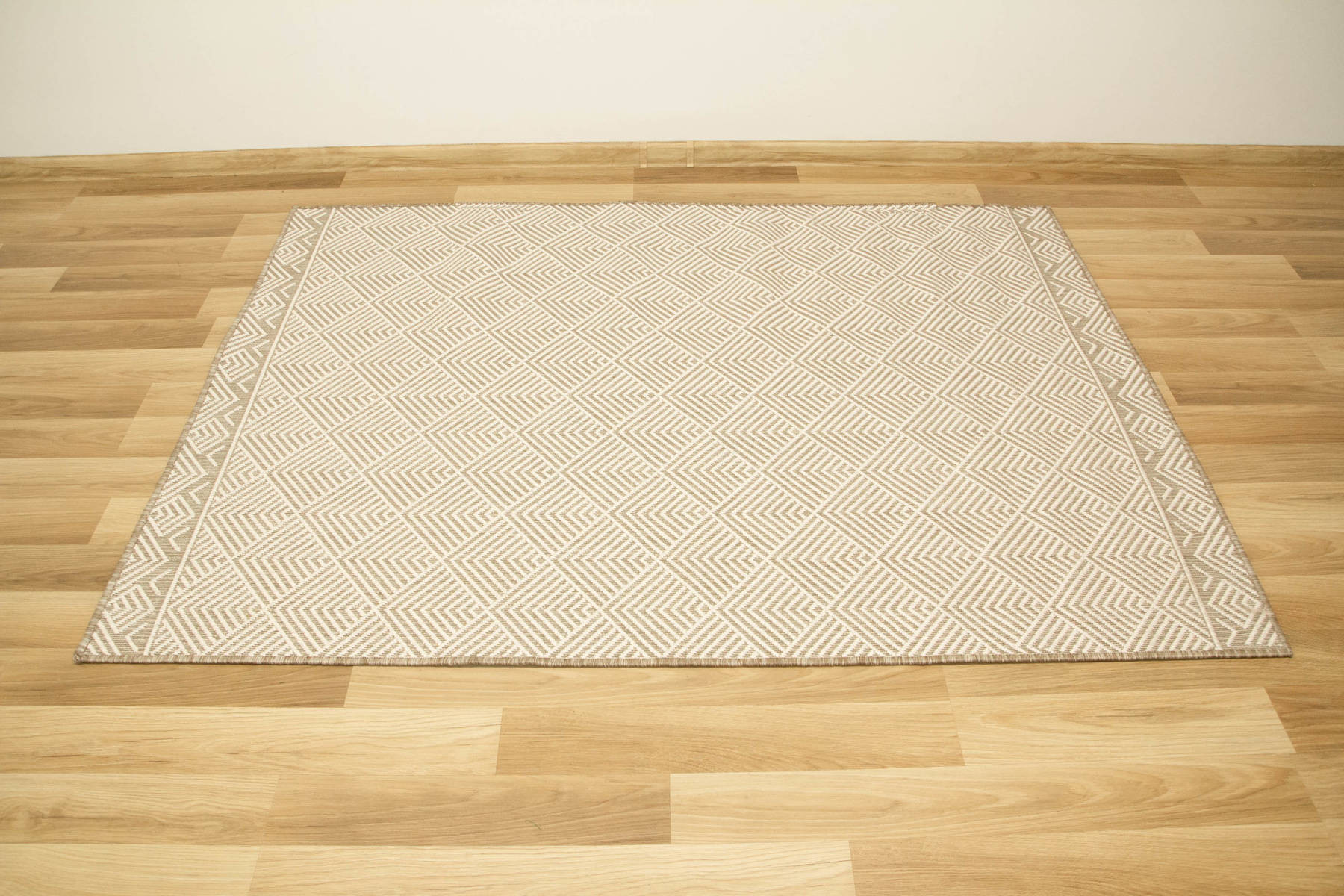 Šňůrkový oboustranný koberec Brussels 205740/10610 béžový / krémový