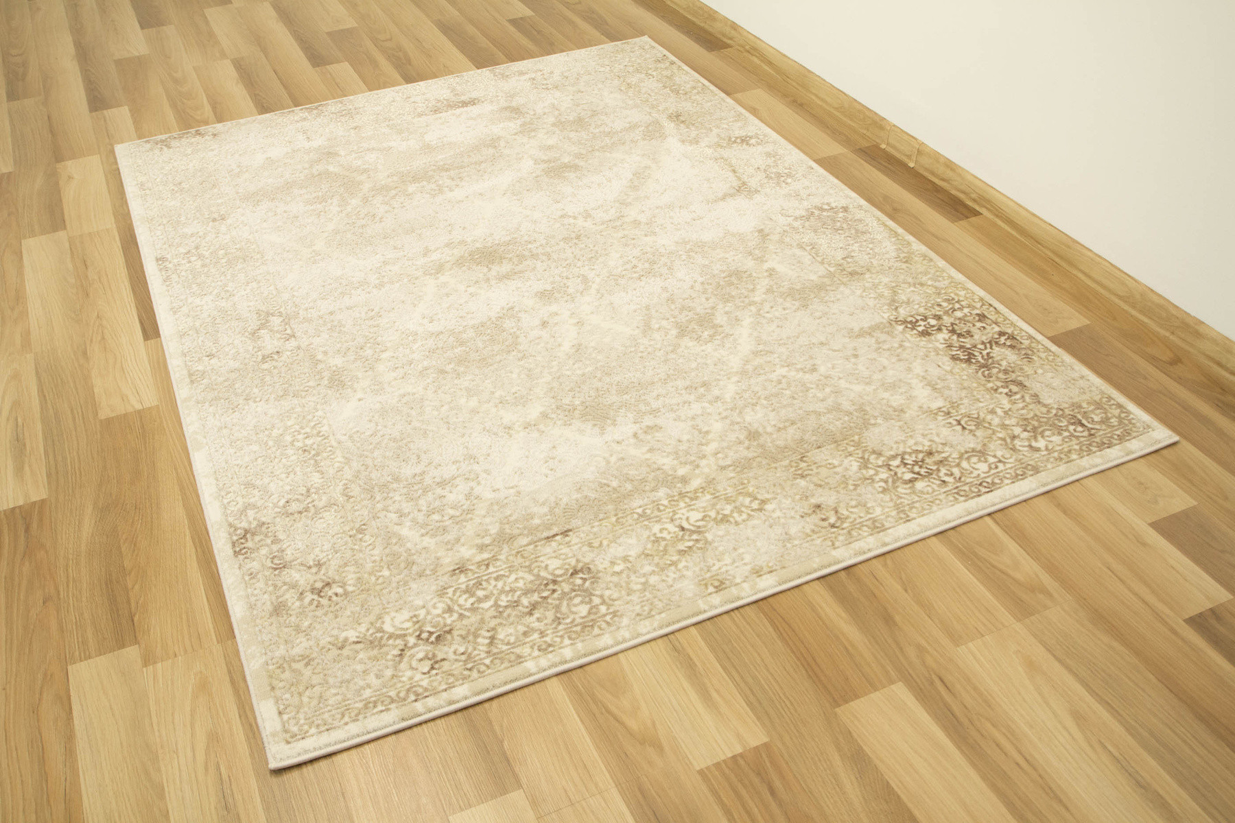 Koberec Allora Plus 7754A ornament, béžový / krémový / zlatý