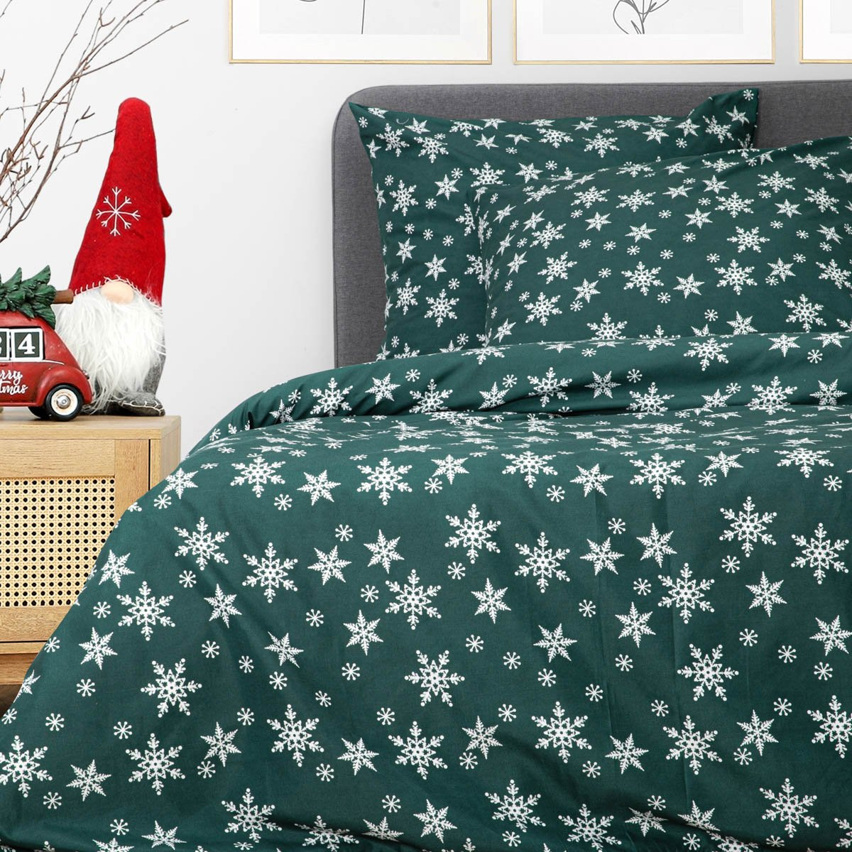 Ložní souprava SNOFLOCK zelená s vločkami XM22 986165