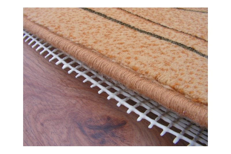 Protiskluzová podložka pod koberec