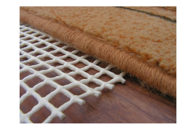 Protiskluzová podložka pod koberec