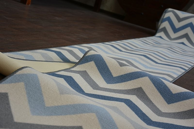 Protiskluzový běhoun SKY nebeský ZYGZAK