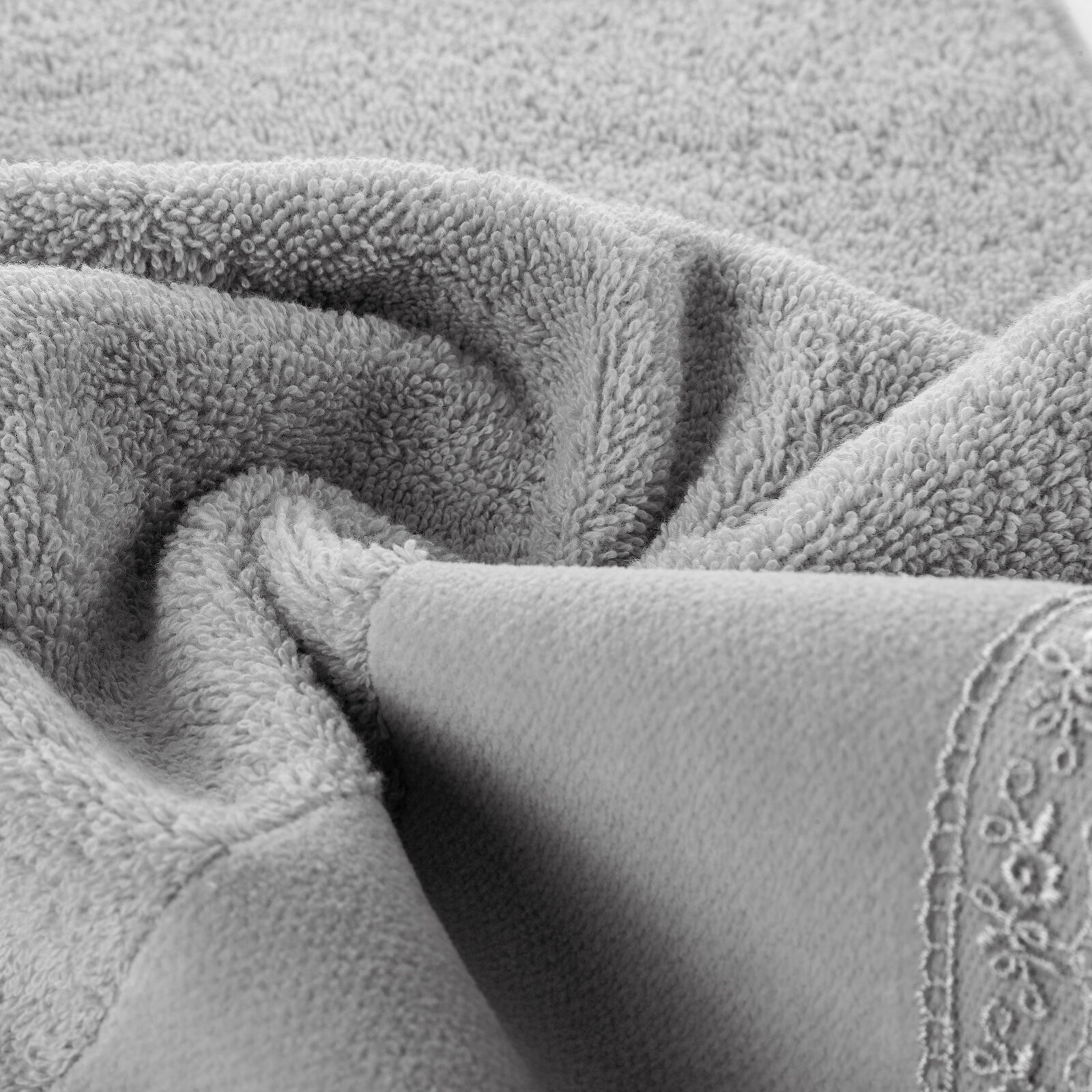 Sada ručníků EMI 03 stříbrná