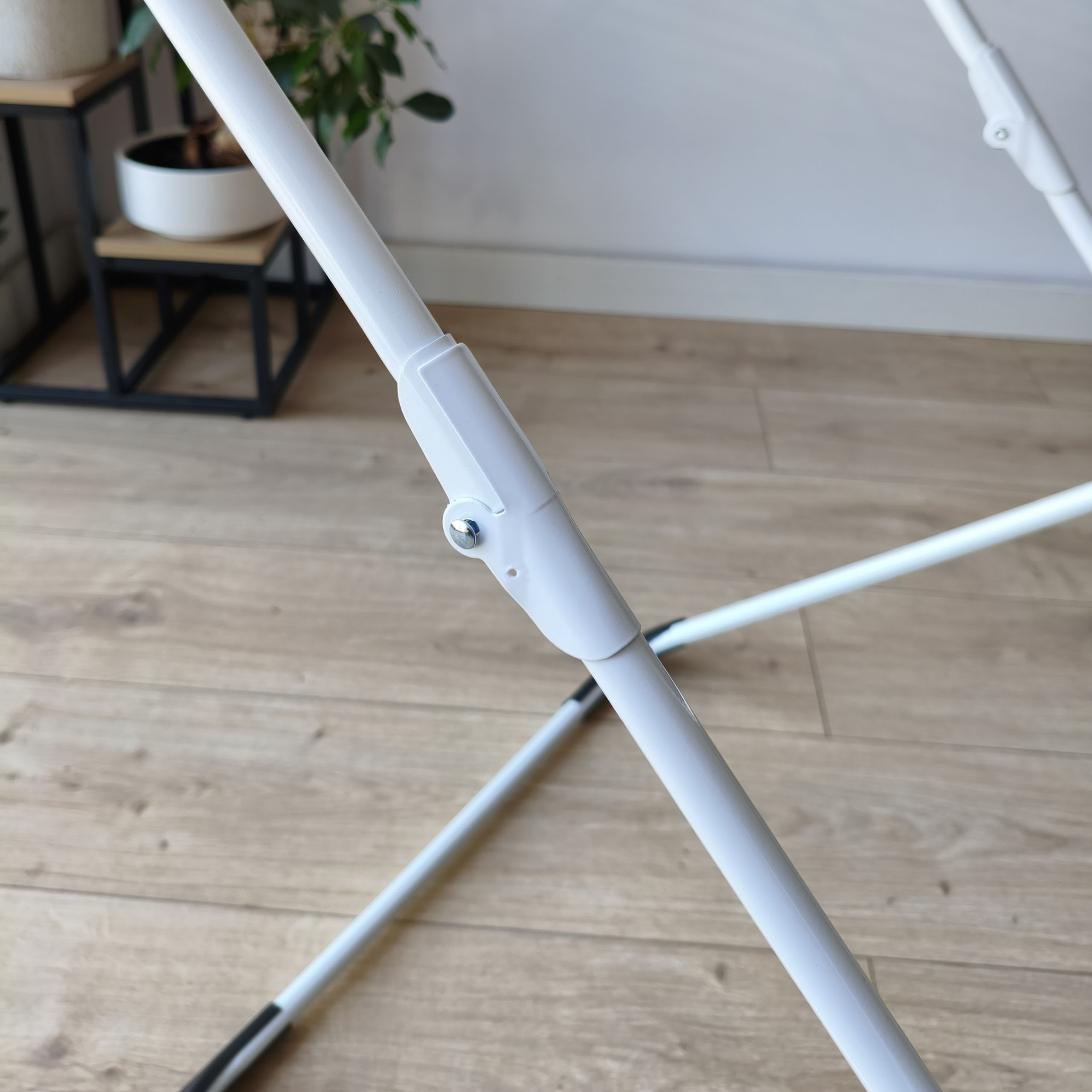 Výsuvný sušák na prádlo ARIA bílý