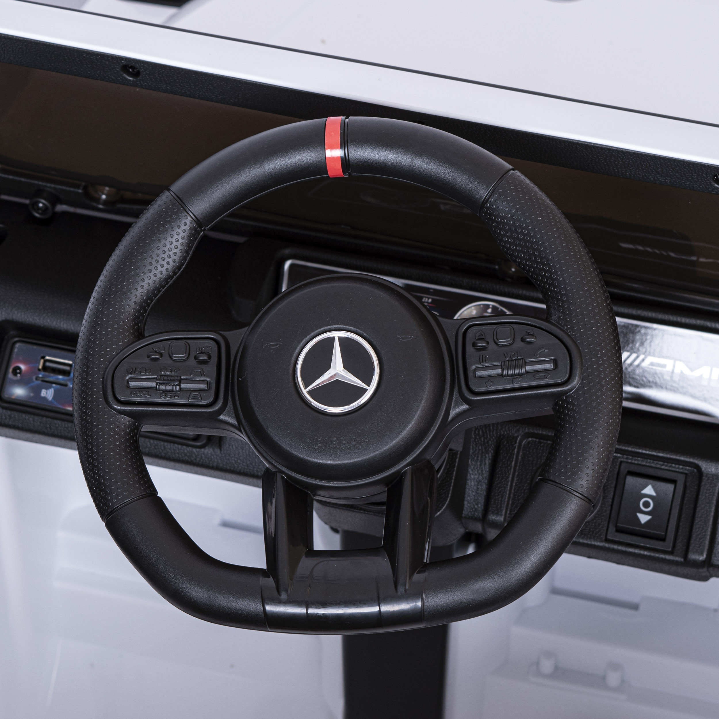Elektrické autíčko MERCEDES AMG G63 bílé