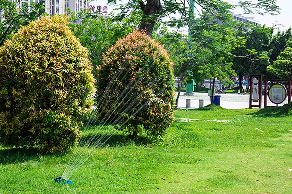 Oscilační zahradní zavlažovač 281357