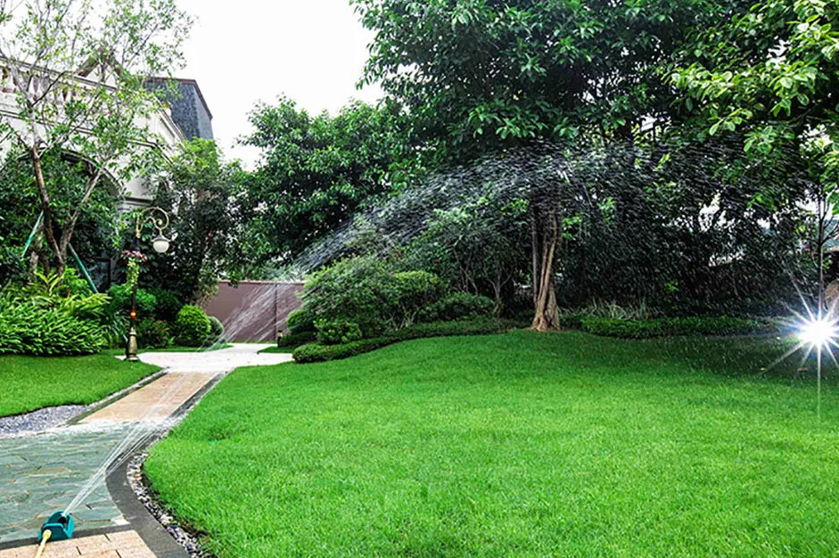 Oscilační zahradní zavlažovač 281357