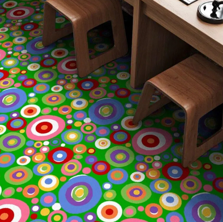 Metrážový koberec Candy 24 multi